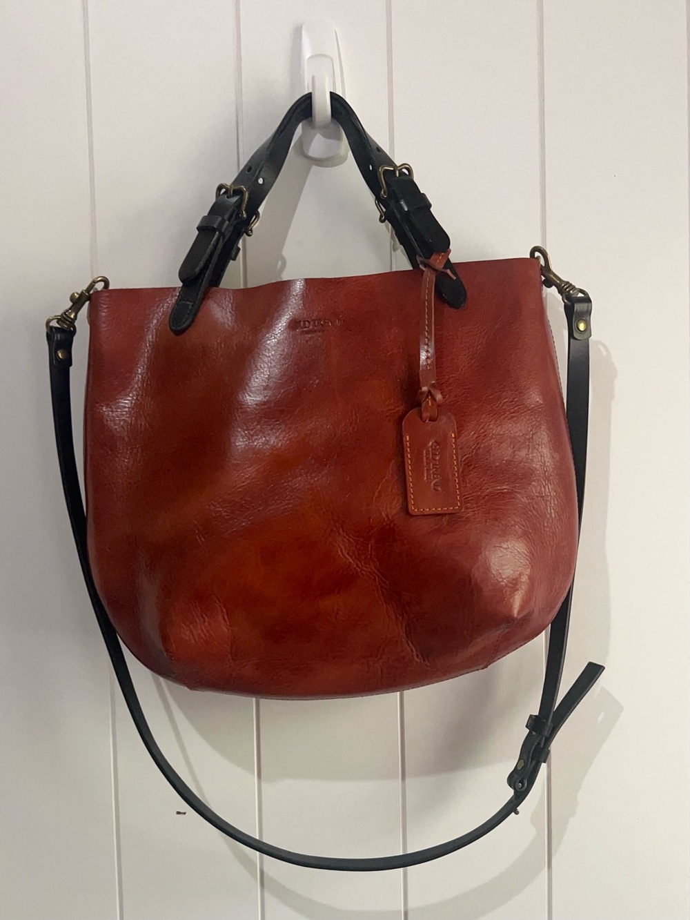 Old Trend Modern Vintage Leather Crossbody Bag Tote Rust Black